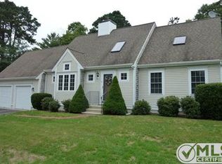 12 Hogan Dr, Mashpee, MA 02649