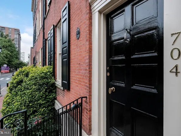 704-06 S Washington Sq, Philadelphia, PA