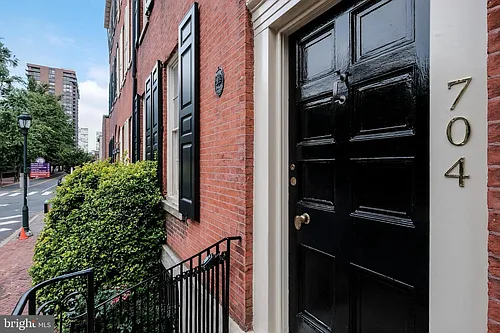 704-06 S Washington Sq Photo 1