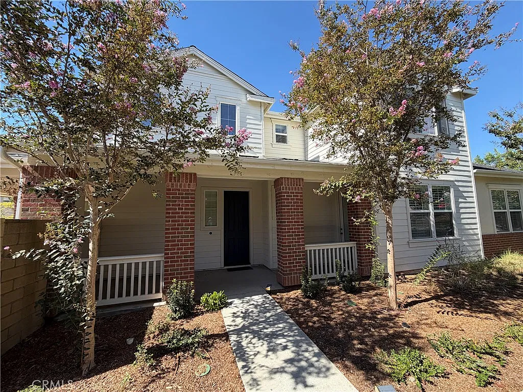 4 bed, 3.5 bath, 2481 sqft, $5,600 — Photo 2