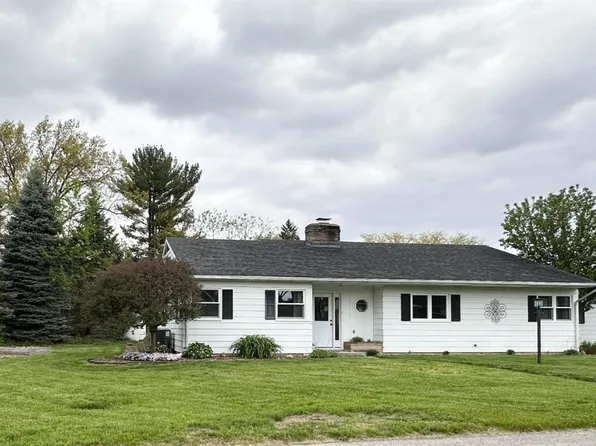 701 Mount Vernon Dr, Fostoria, OH 44830