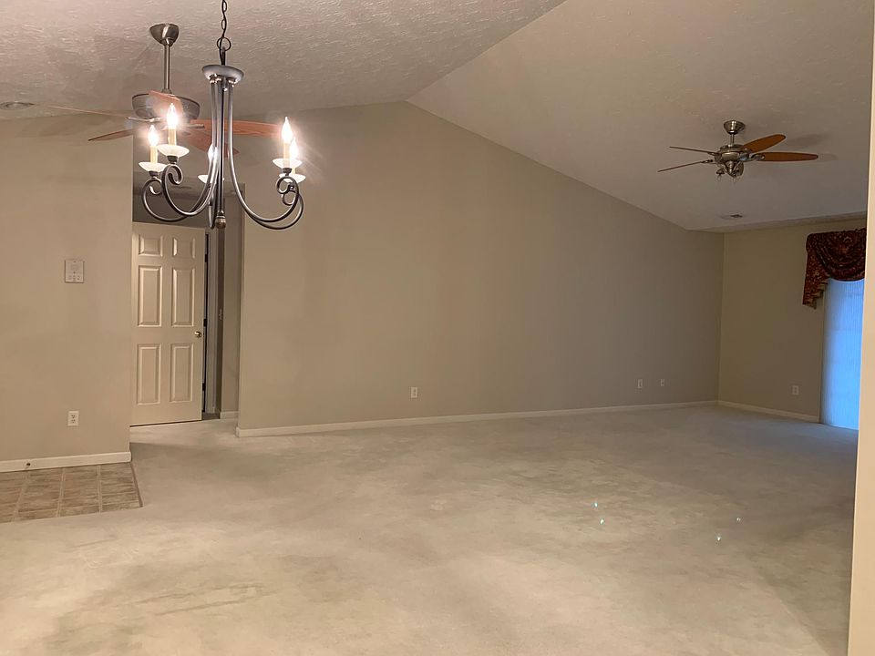 Fresh coat of paint in 2020. Entry way and living room.