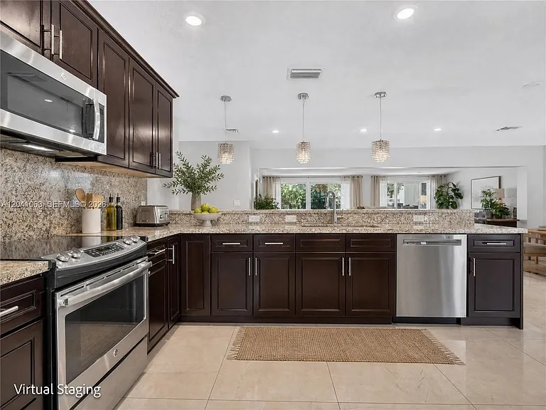 16641 Royal Poinciana Dr — Photo 15