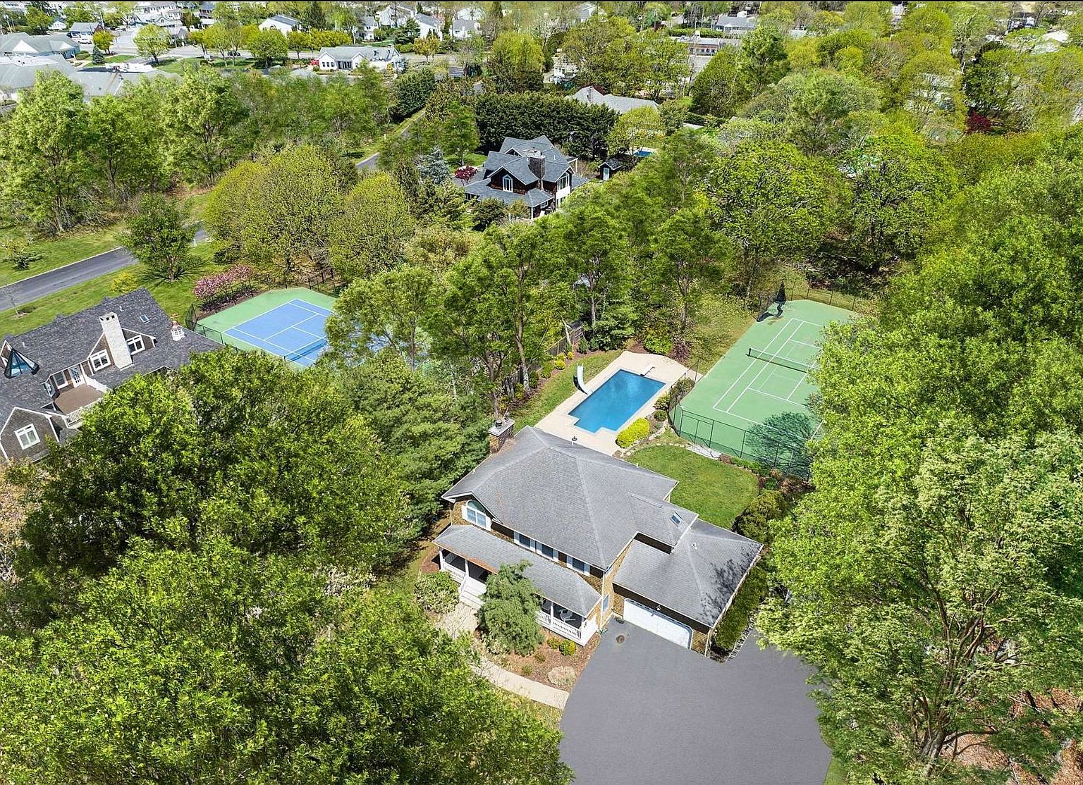 4 Garland St, Remsenburg, NY 11960 Zillow