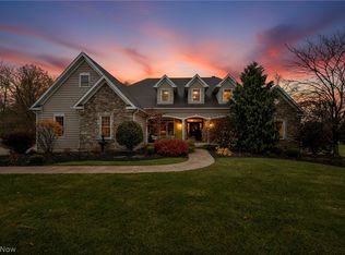 8933 Mountain View Dr, Mentor, OH 44060