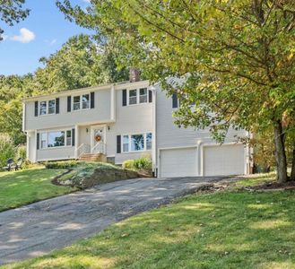 241 Magee Dr, Hamden, CT, 06514
