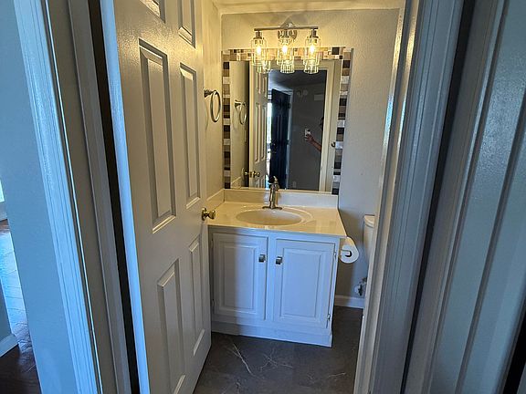 3rd image of 2121 W Union Hills Dr Unit 205