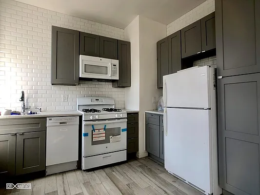 Rented by Citi Habitats | media 32