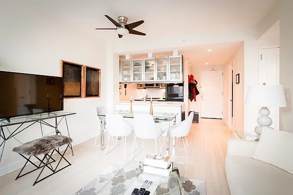 Sold by BLU Real Estate | media 2