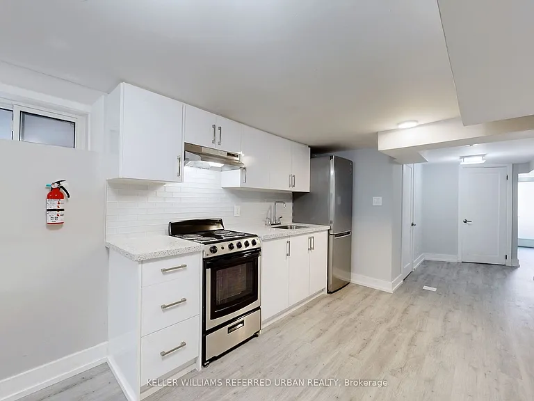911 Dovercourt Rd #1 — Photo 5
