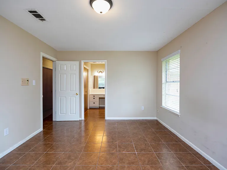 2 Circle Dr — Photo 10