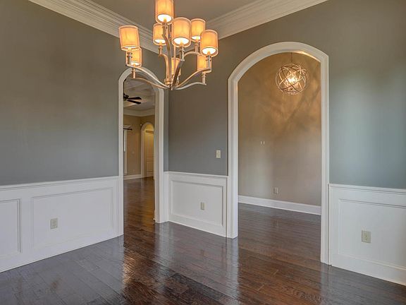 5th image of 201 Quiet Oaks Dr