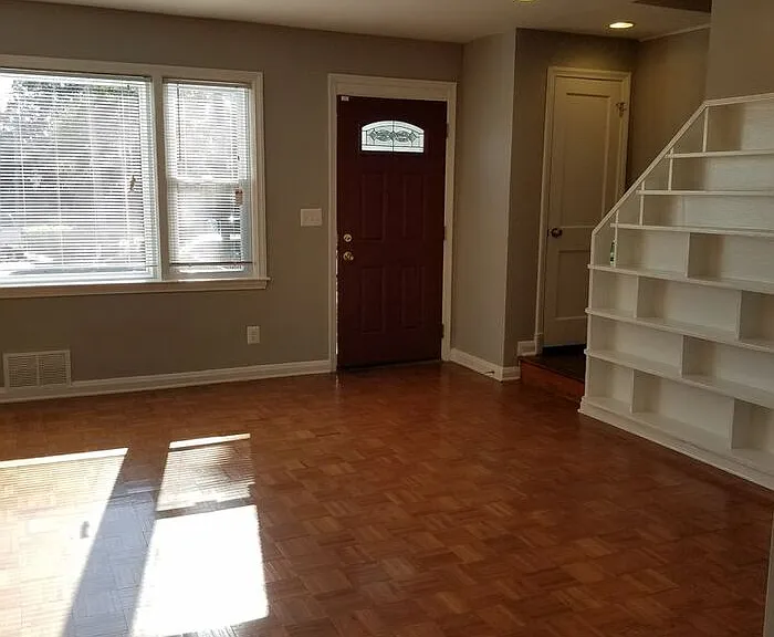 1699 Sherwood Ave — Photo 3