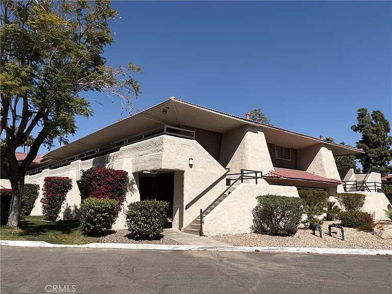 510 N Villa Ct — Photo 31