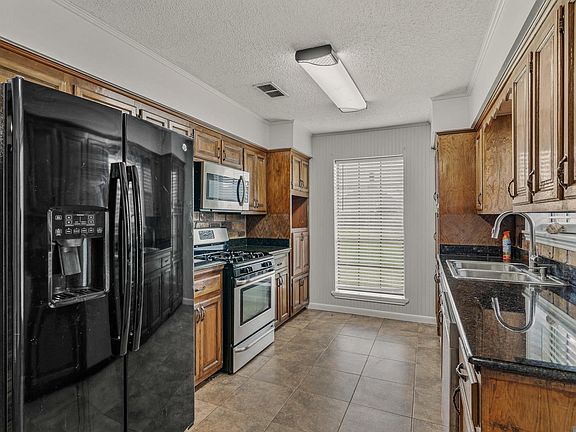 5th image of 4420 Parker Rd