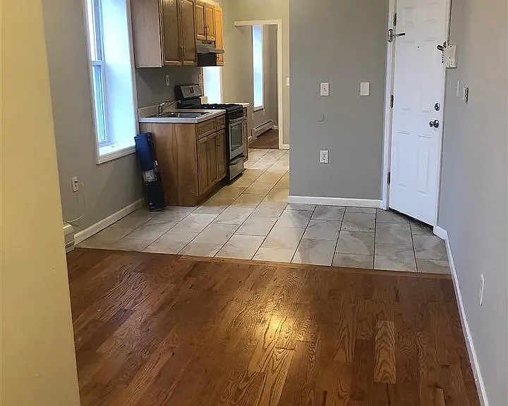 215 Summit Ave #8 — Photo 2