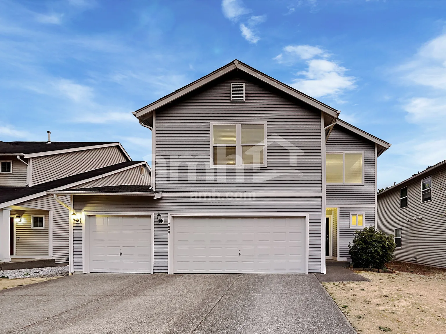 3 bed, 2.0 bath, 1901 sqft, $2,960 — Photo 1