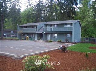 3216 W Tapps Dr E, Bonney Lake, WA 98391