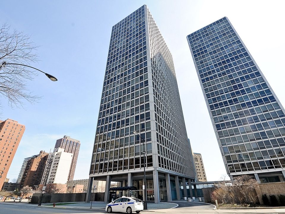 1st image of 340 W Diversey Pkwy APT 520