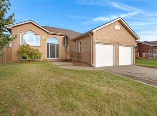 175 Stirling Macgregor Dr, Cambridge, ON N1S4Z8