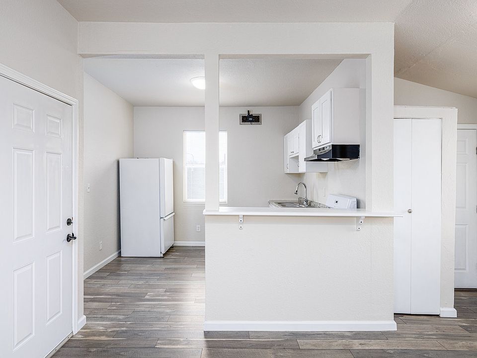 1st image of 512 Barrett Ave #512