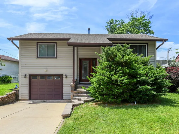 1326 Degener Ave, Elmhurst, IL 60126