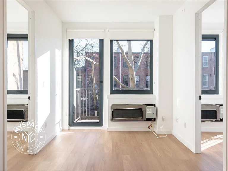 650 Madison St #4A — Photo 4