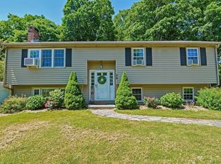 29 Myrtle St, Norfolk, MA 02056