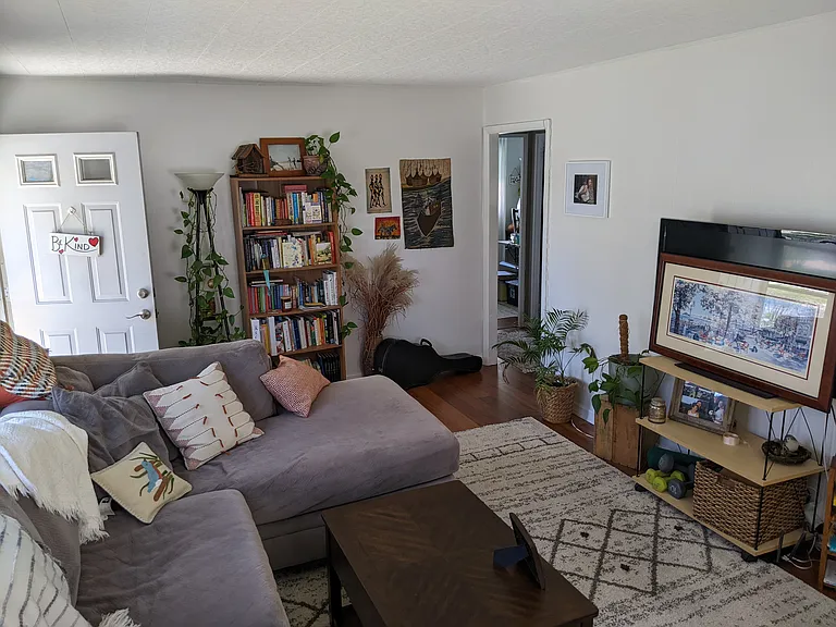 141 Leon St — Photo 2