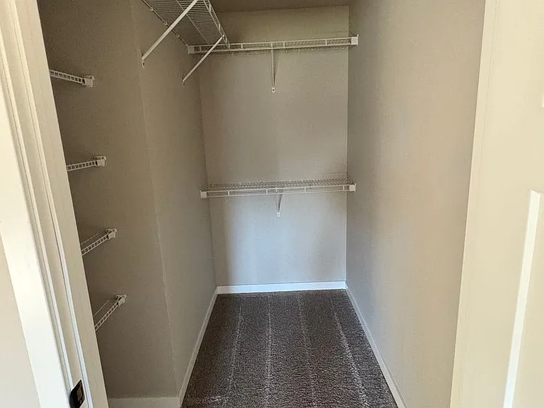 203 N Camelot Ln — Photo 6