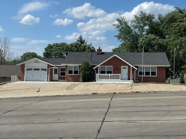 2004 Harlan Dr, Bellevue, NE 68005