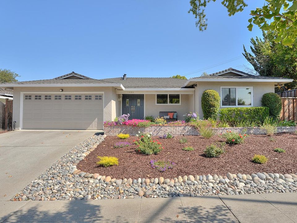 1st image of 1686 Hyde Dr