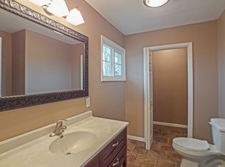 5381 Wolfe Rd, Lima, OH 45807