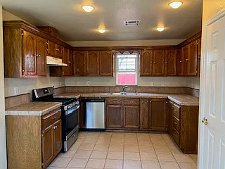 322 Hinkley Ave — Photo 8
