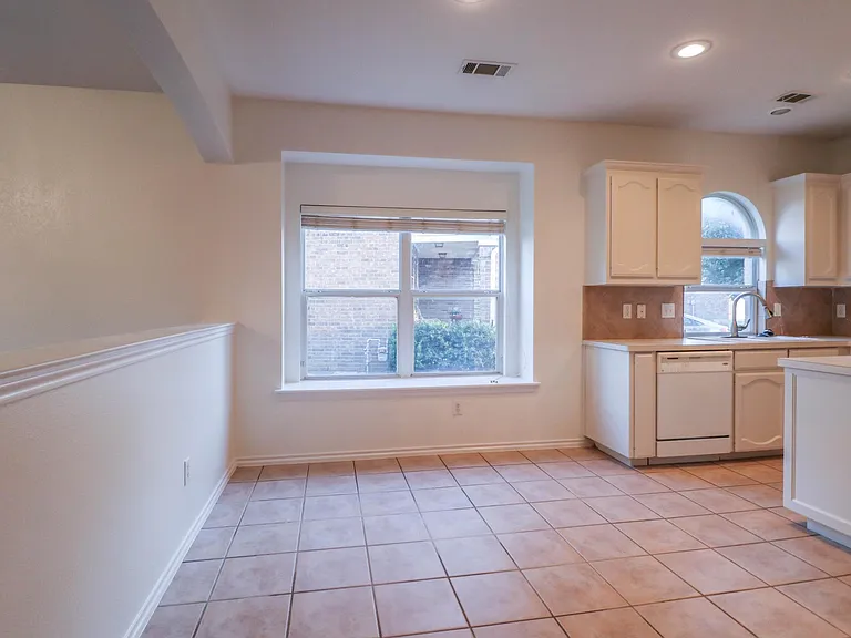 12532 Clarksburg Trl — Photo 2