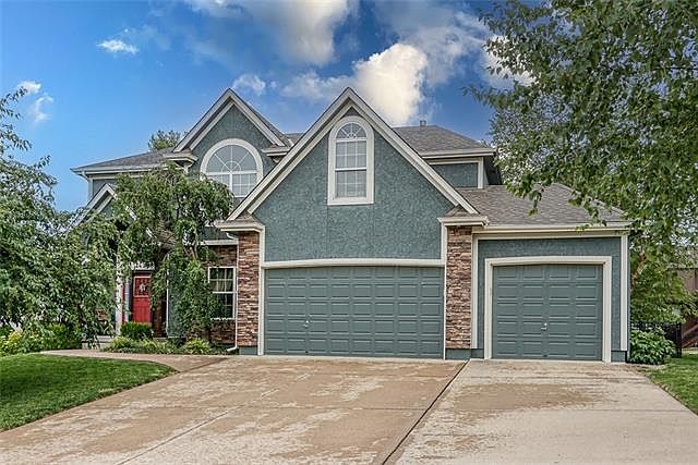 1st image of 1421 NE Whitestone Dr