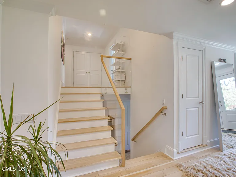 35 Dartmouth Rd — Photo 10