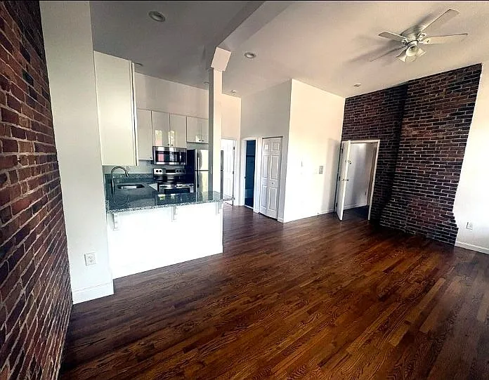 7 Pembroke St #4