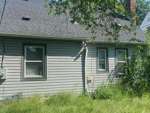 3rd image of 17227 Curtis St