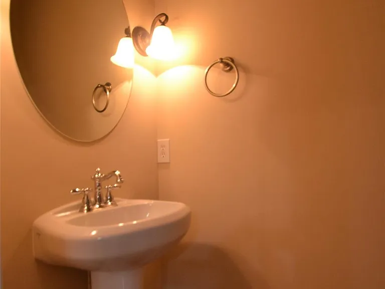 6005 Village Dr NW — Photo 12
