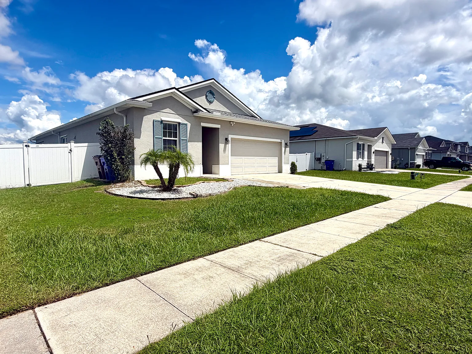4 bed, 1843 sqft, $2,395 — Photo 3