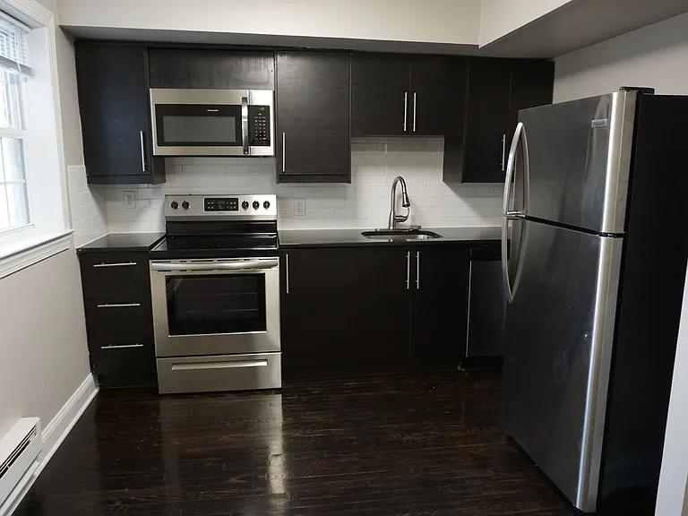 210 Trinity Ave — Photo 3