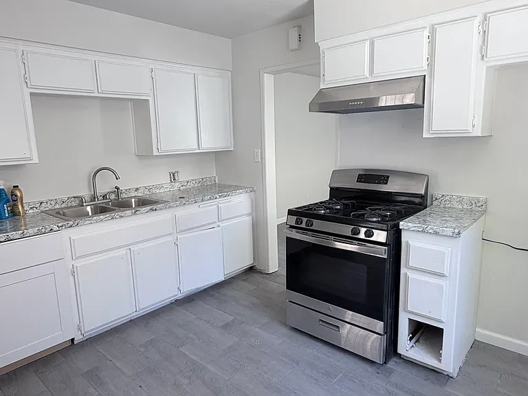 3412 N Chester Ave #C — Photo 5