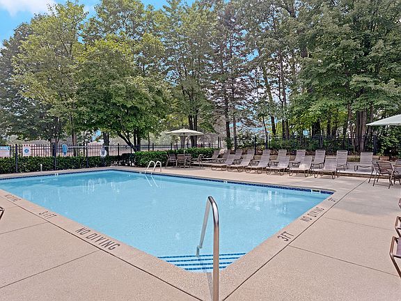 Resort-style Swimming Pool and Deck