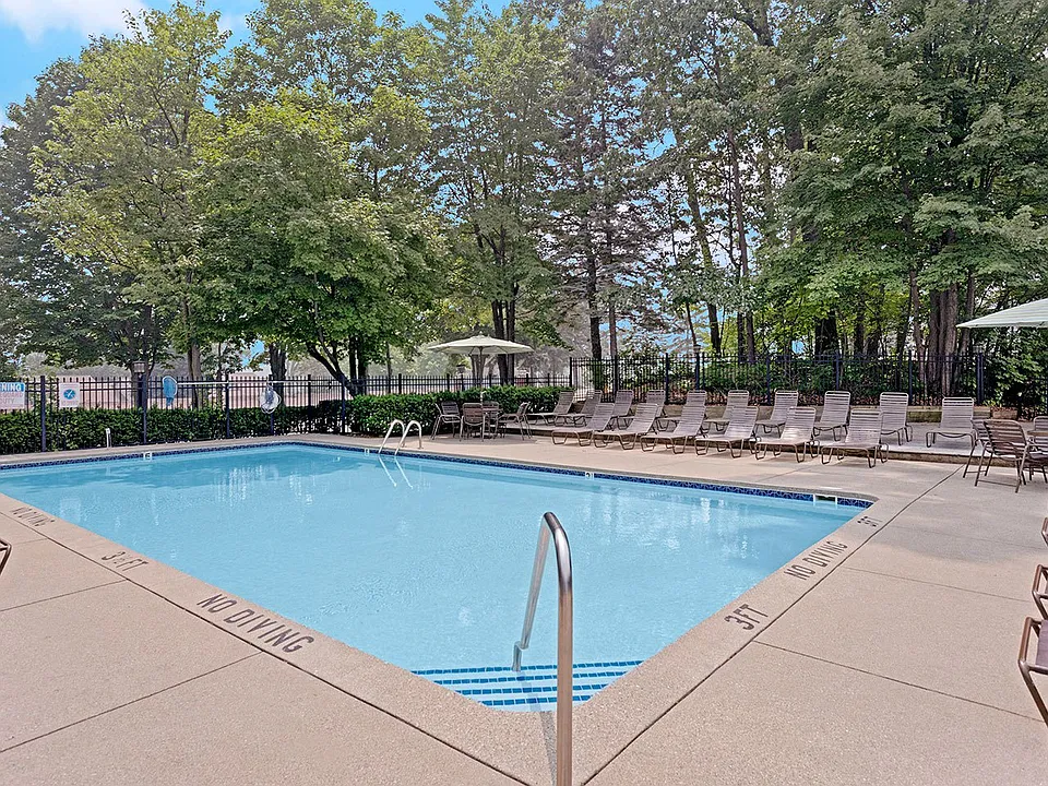 Resort-style Swimming Pool and Deck