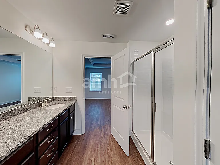 2128 Laurel Village Cir — Photo 14