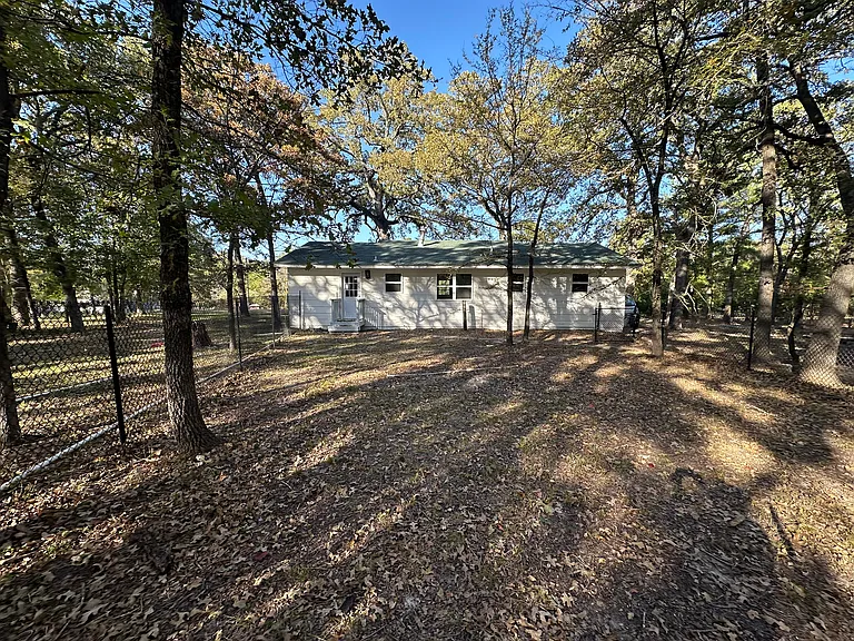 2752 Private Road 2410 — Photo 5