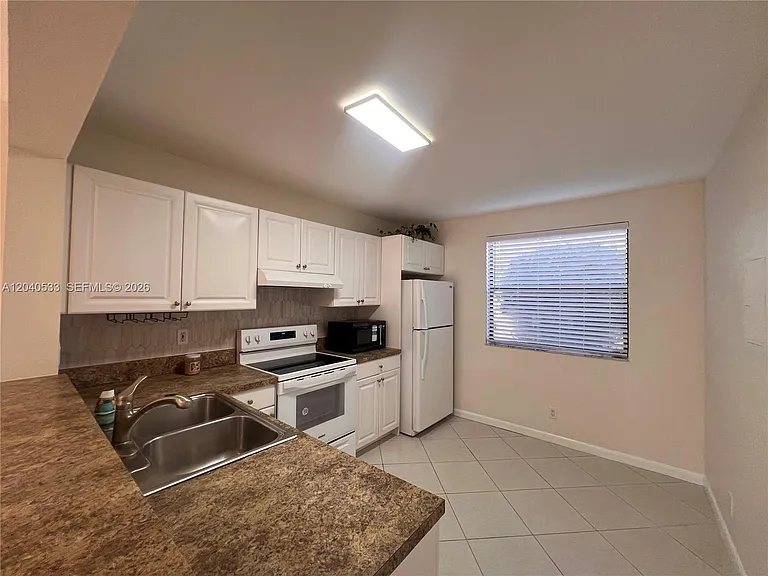 5661 Riverside Dr #101B7 — Photo 9