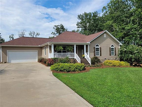 3rd image of 113 Poplar Leaf Ln