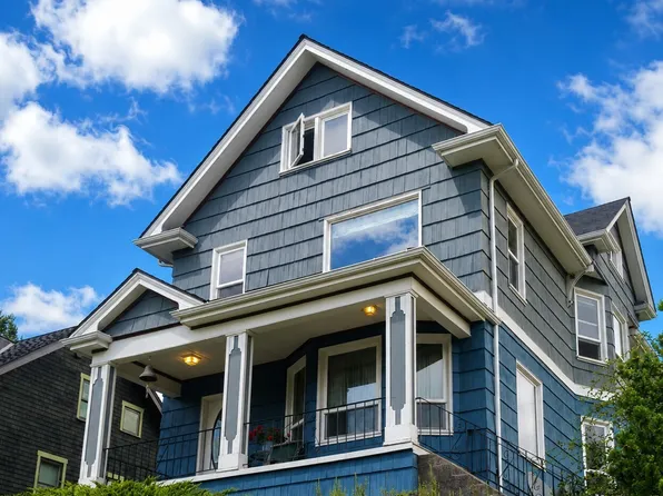 7652 E Green Lake Drive N, Seattle, WA 98103